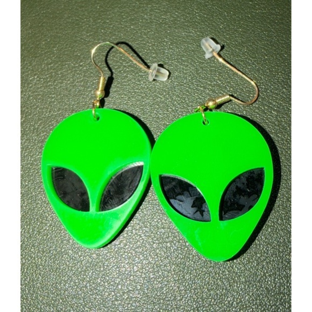 Green‎ Alien Head Dangle Earrings Black Eyes Fun Novelty New